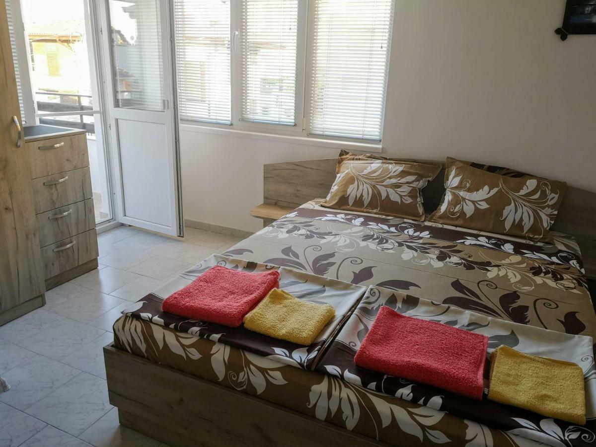 Guestrooms Stoyanovi Chernomorets Esterno foto
